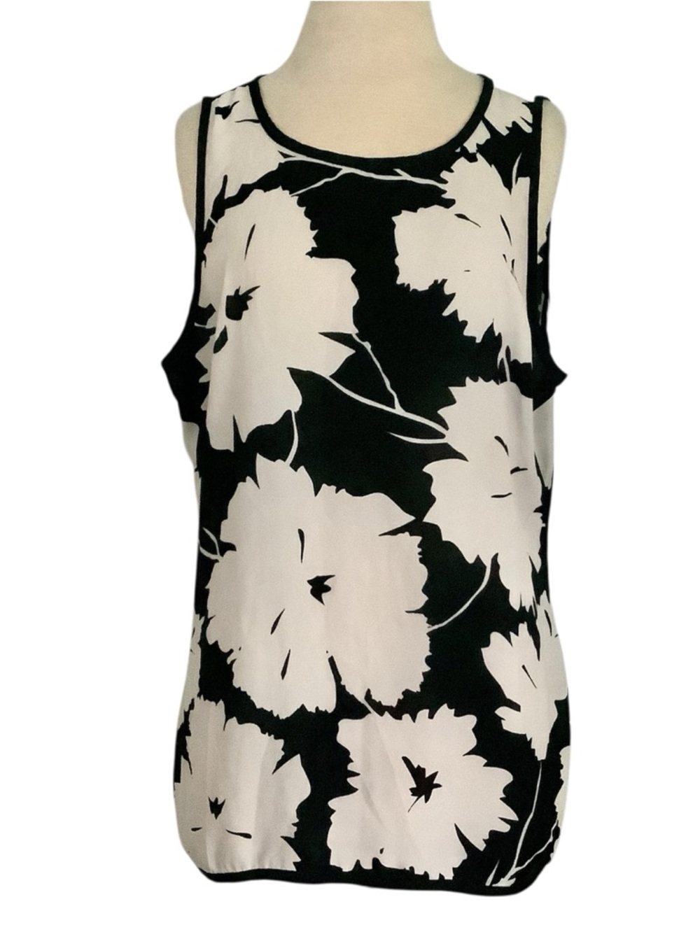 Liz Claiborne Black and White Floral Sleeveless Blouse